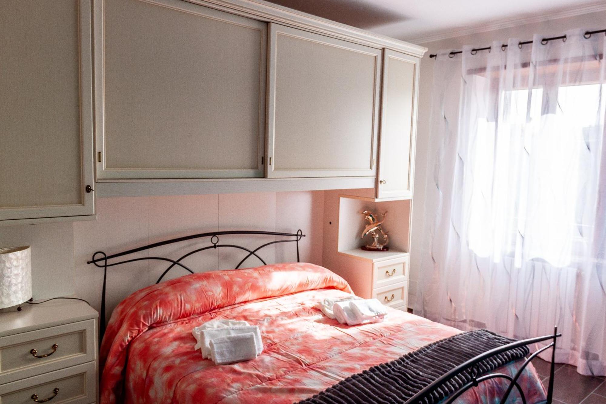 A Casa Di Marco Guesthouse - Apt Di Ciampino E Stazione Per Roma Marino Eksteriør billede