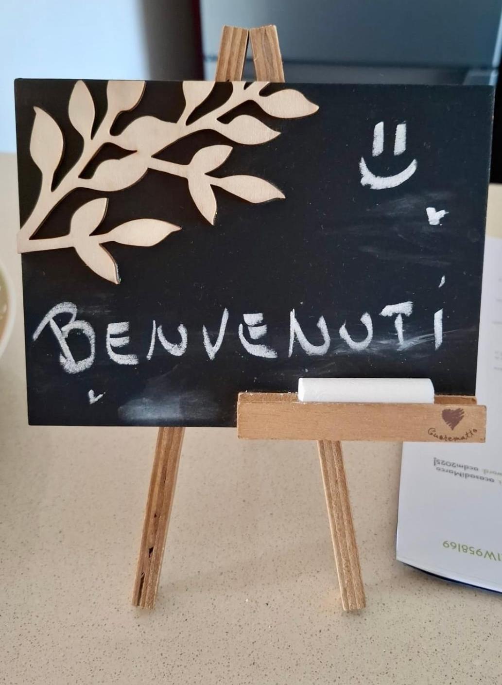 A Casa Di Marco Guesthouse - Apt Di Ciampino E Stazione Per Roma Marino Eksteriør billede