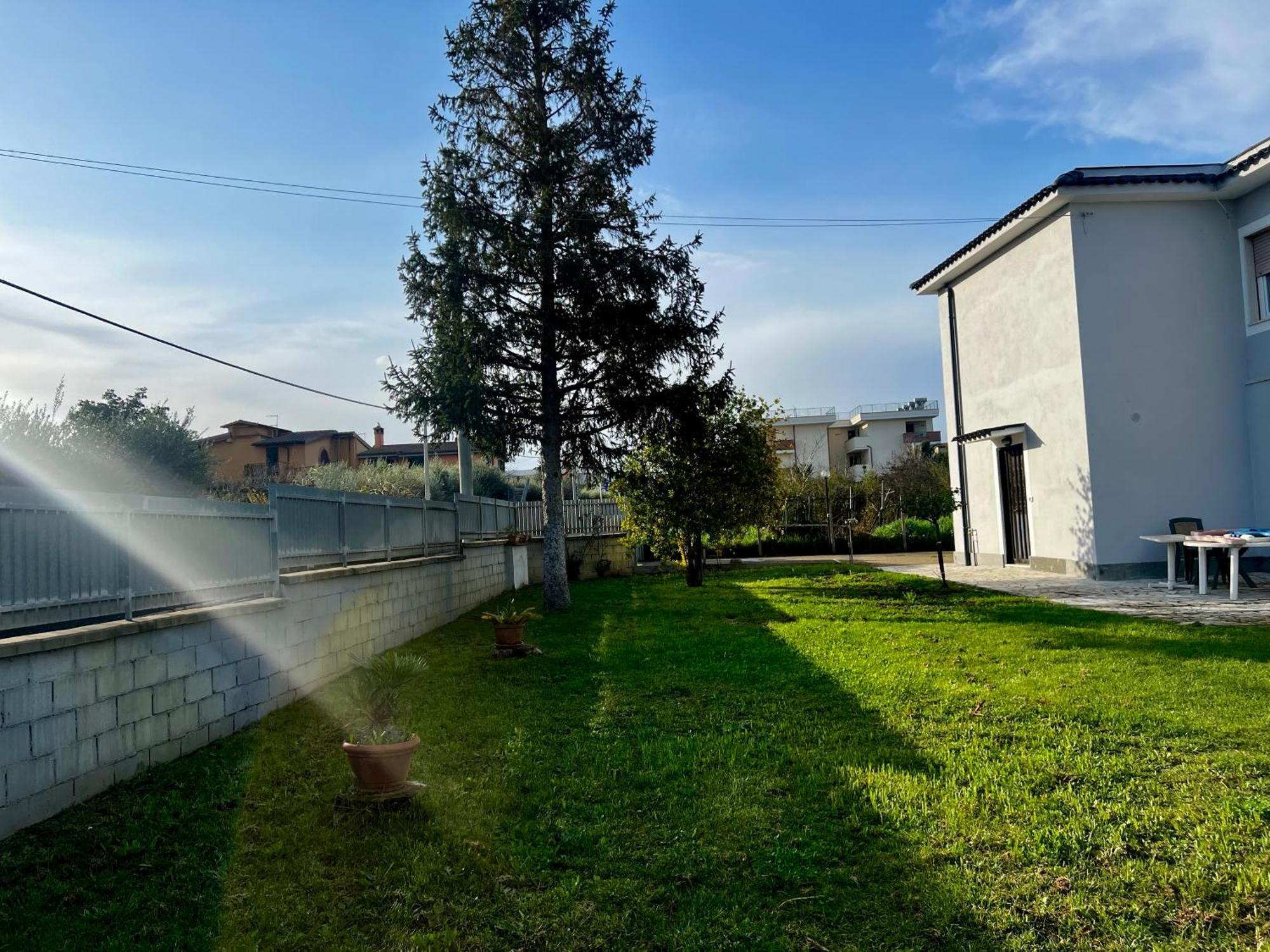 A Casa Di Marco Guesthouse - Apt Di Ciampino E Stazione Per Roma Marino Eksteriør billede
