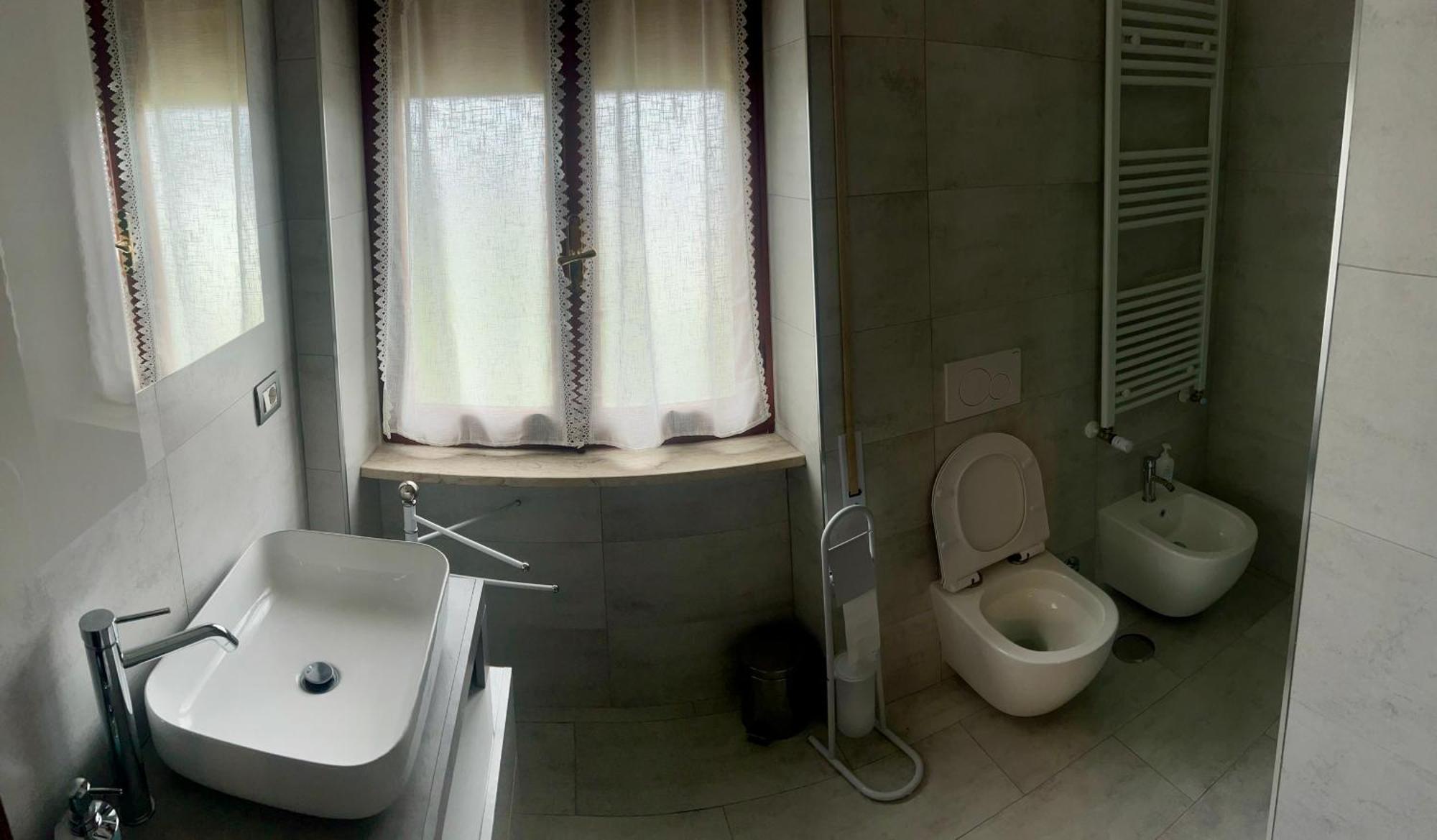 A Casa Di Marco Guesthouse - Apt Di Ciampino E Stazione Per Roma Marino Eksteriør billede